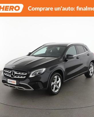 MERCEDES-BENZ GLA 180 EE43831