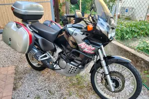 HONDA AFRICA TWIN USATA 1998