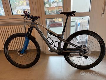 Canyon Lux Trail CF 2024 M - Shimano XT Di2