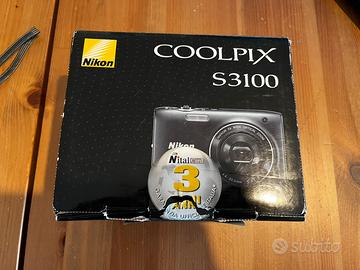 Macchina fotografica Nikon Coolpix 3100