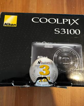Macchina fotografica Nikon Coolpix 3100