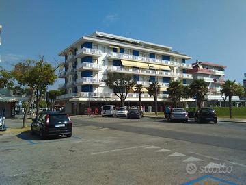 Vistafrontealmare 50 metri da spiaggia