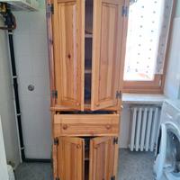 Armadio in legno 