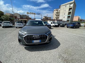 Audi Q3 35 TDI S tronic Business