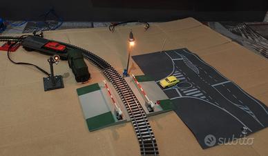 Circuito HO completo con Locomotiva Carro e Luci