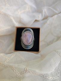 anello regolabile placcato argento con quarzo rosa