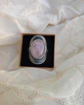 anello regolabile placcato argento con quarzo rosa