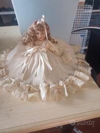 bambola in porcellana 