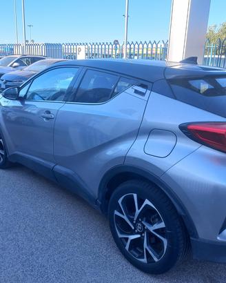 Toyota chr lounge hybrid 1,8