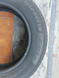 4 pneumatici Michelin Renault Twingo 15" – 165/65
