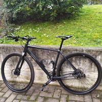 Bicicletta gravel cannondale topstone alluminio