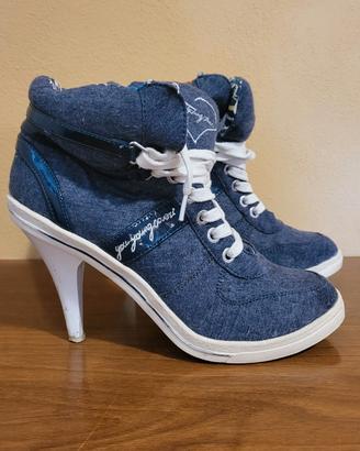 Scarpe con lacci e tacchi n.37