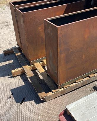 Vasi e fioriere in corten