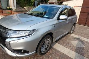 Mitsubishi Outlaander