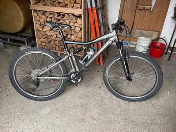 Mountain bike Rockrider 6.2