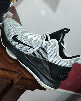 Nike LeBron Witness  4 White/Black