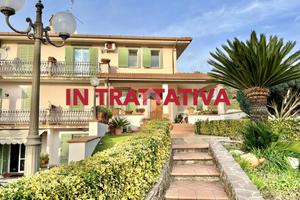 PORZIONE DI BIFAMILIARE A ROMA