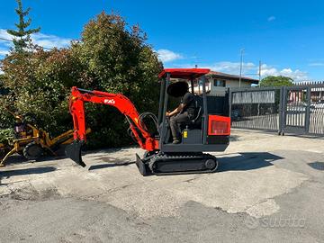 E136 - Escavatore FAI 13 q