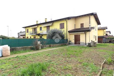 VILLA A SCHIERA D'ANGOLO A MARMIROLO