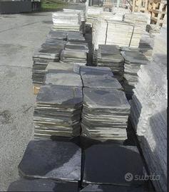 Mq. 220  lose per tetti ardesia usate