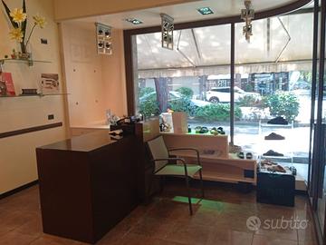 Locale con attuale attività estiva
