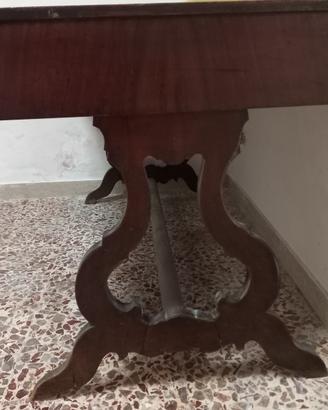 Scrivania antica modello lira