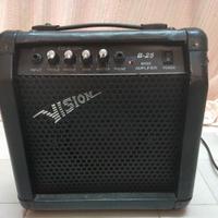 Amplificatore per chitarra basso.