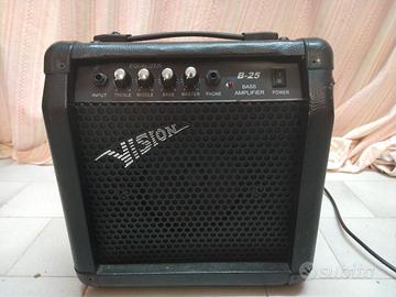 Amplificatore per chitarra basso.