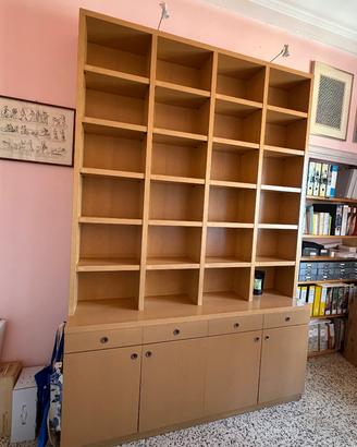 Mobile librera artigianale in legno