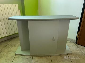 Mobiletto per acquario