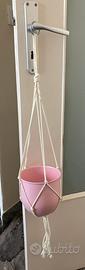 Vaso da fiori sospeso rosa in macramè (Stile Boho)