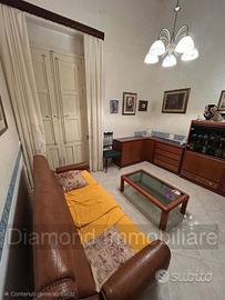 Casa semindipendente con cortile a Giarre