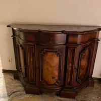 Mobile da ingresso/credenza