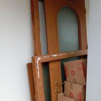 portoncino porte finestre in legno 