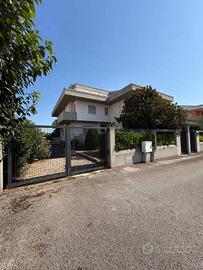Villa di 212 m² con più di 5 locali e box auto dop