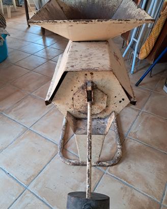 pigiatrice per produrre mosto d'uva