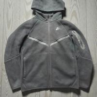 Nike Tech Fleece nera – Taglia L (147–158cm)