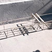 Fioriera porta vasi da balcone o ringhiera