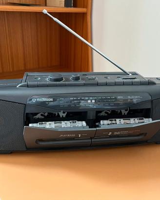 Radio portatile con doppia musicassetta