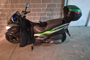 Kawasaki j300 anno 2017 in uso