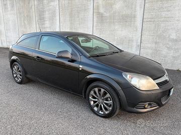 Opel Astra GTC 1.7 CDTI 110CV 3 porte