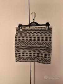 gonna modello etnico bianca e nera 