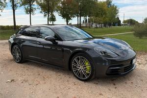 Porsche Panamera 4 e-hybrid