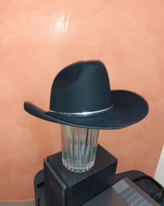 Cappello in feltro nero modello cow boy