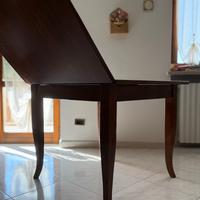 Tavolo apribile in noce