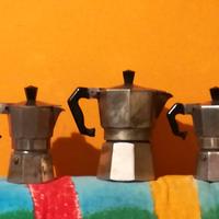 3 MOKA CAFFE': Una 3 Tazze +Due 1 tazza +Accessori