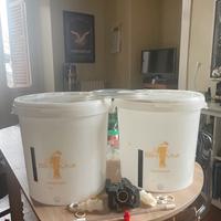 Due fermentarori birra e accessori