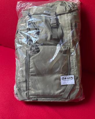 Capiente zaino per trekking