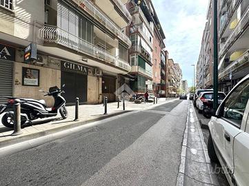 3 LOCALI A NAPOLI