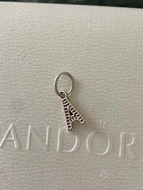Charm pandora lettera A pendente in pave